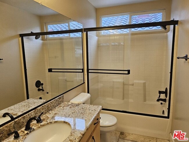 Building Photo - 1157 E Moreno Way