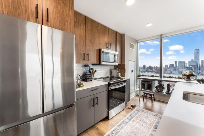 Building Photo - 25 Christopher Columbus Dr