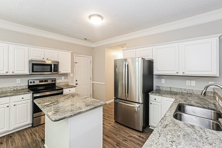 Building Photo - 137 Chere Helen Dr
