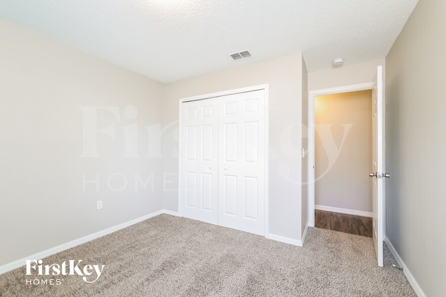 Building Photo - 984 Alsace Dr