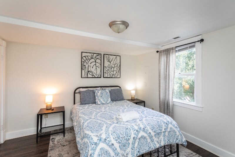 Building Photo - 600 E Main St