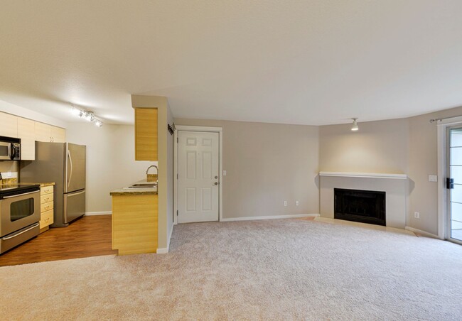 Building Photo - Available Now! Beautiful Kirkland Condo - ...