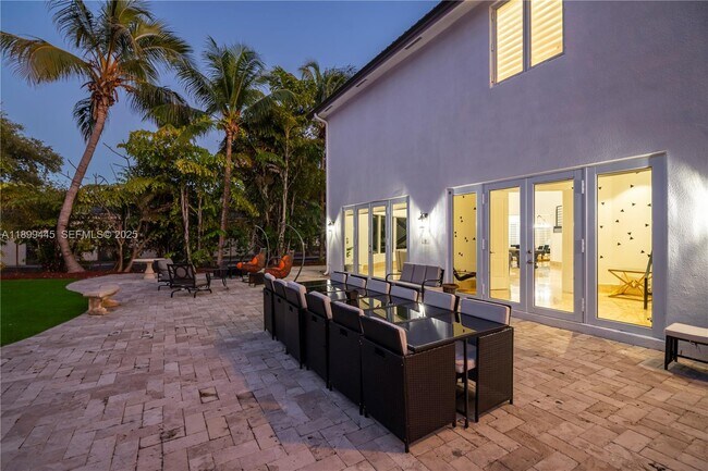 Building Photo - 112 NW 14th Way