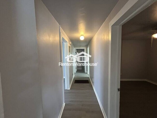 Building Photo - Charming 3 bedroom 1 bath home