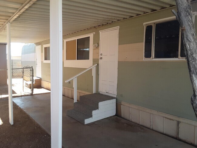 Building Photo - 710 S Lawson Dr