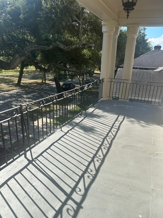 Building Photo - 2846 State St