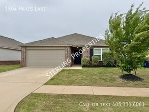 Building Photo - 1804 Hayes Ln