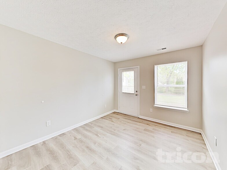 Building Photo - 4066 Knollwood Ave