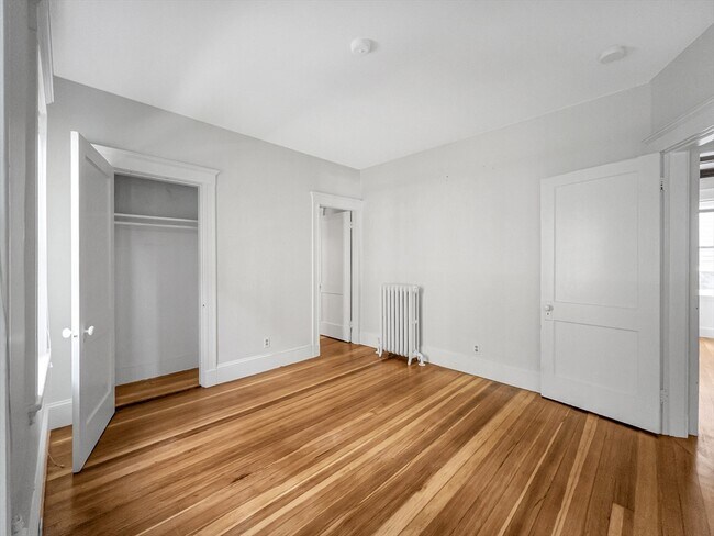 Building Photo - 23 Kingsboro Park