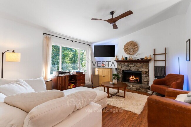 Building Photo - 12 Wood Rd