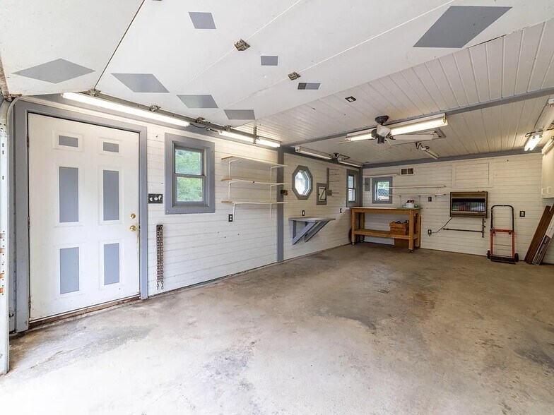 Building Photo - 8316 Rutledge St