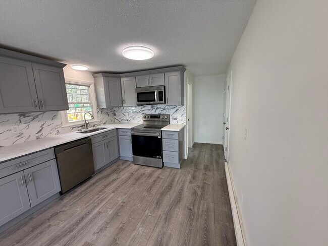 Building Photo - 1328 East St