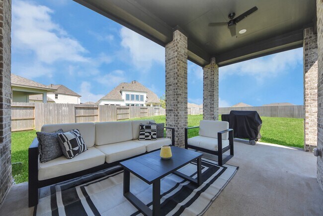 Building Photo - 2995 Tantara Dr