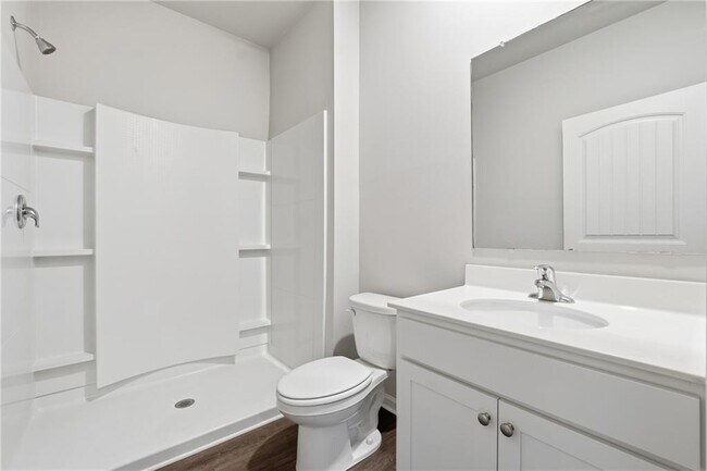 Building Photo - 6615 Bluffview Dr