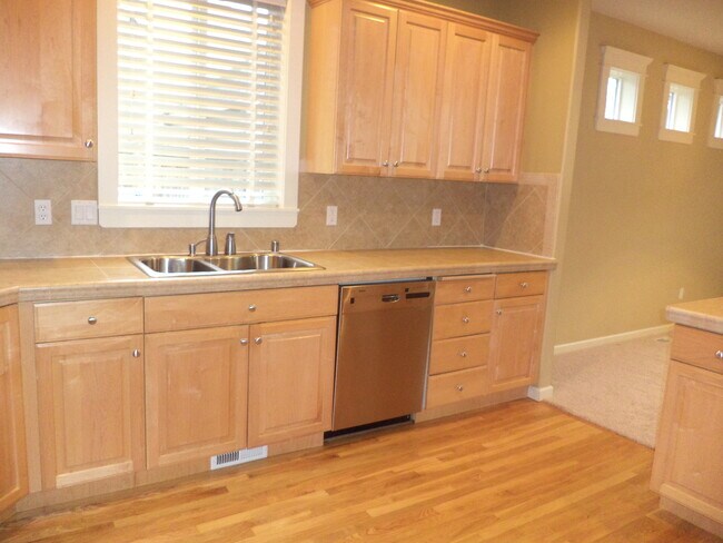 Building Photo - Ranch Home w/ Oversized Double Garage & Landscaping Included!