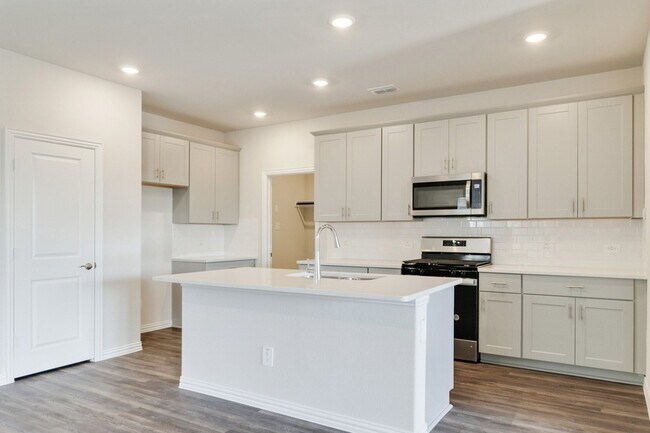 Building Photo - 111 Caliber Ct