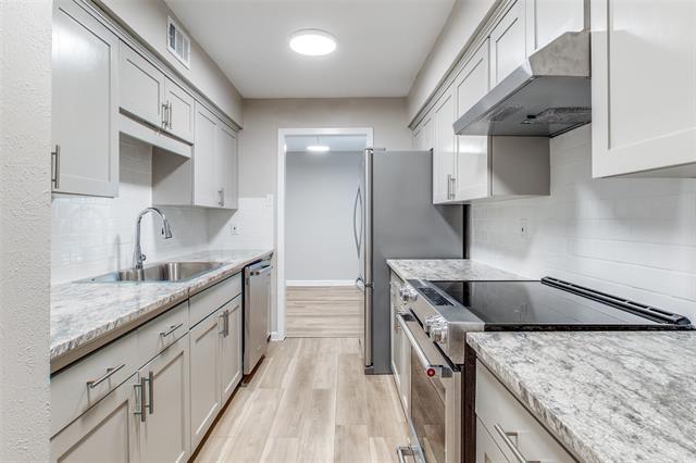 Building Photo - 6050 Birchbrook Dr