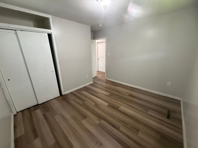 Building Photo - Fully Updated!