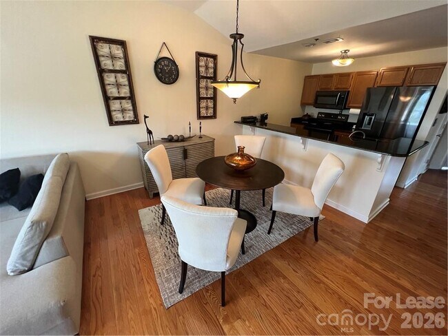 Building Photo - 17919 Kings Point Dr