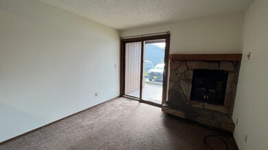 Building Photo - Cozy round floor 1 bedroom with private wa...