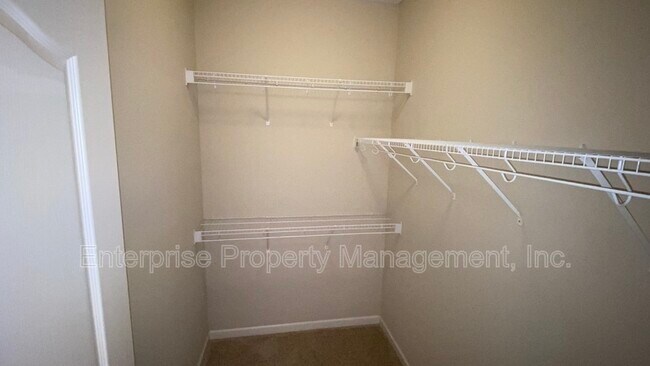 Building Photo - 10204 Sutton Ridge Ln