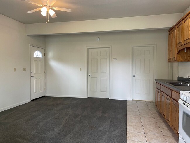 Building Photo - 3 BED 2 BATH W/ATTACHED MOTHER-IN-LAW SUITE *SOLAR PANELS ON ROOF = LOW ELECTRIC BILL*