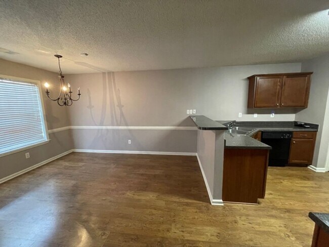 Building Photo - Awesome Home for Rent!!!! UNDER REPAIR