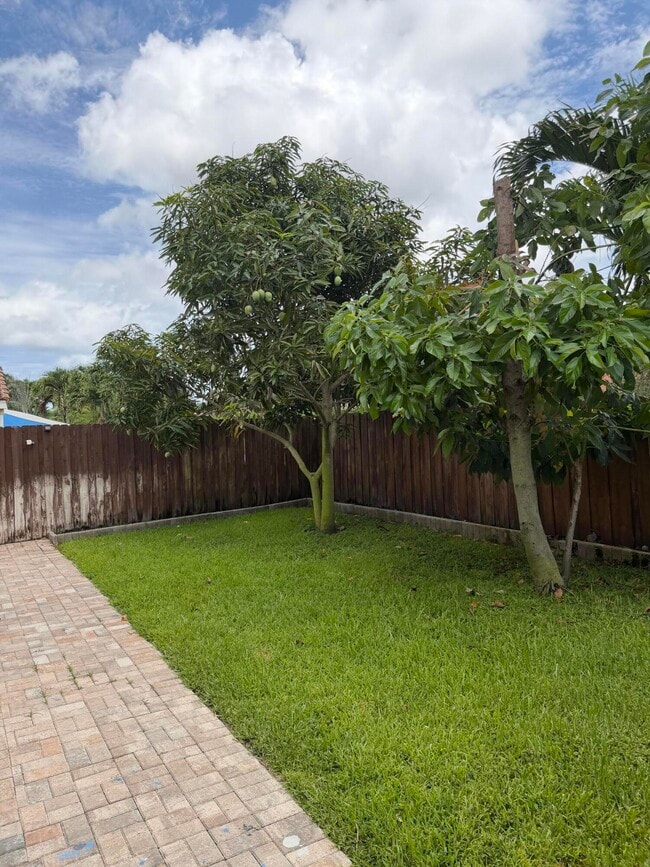 Building Photo - 8202 White Rock Cir