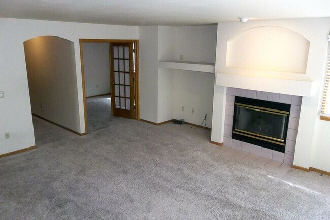 Building Photo - Traditional Elegance with Room to Grow in ...