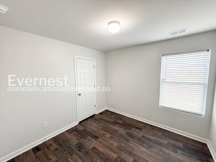 Building Photo - 1115 Brookhaven Dr