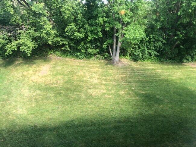 Building Photo - 2730 Rosalyn Ct