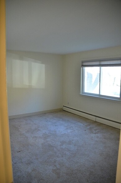 Building Photo - 41 Lionel Ave