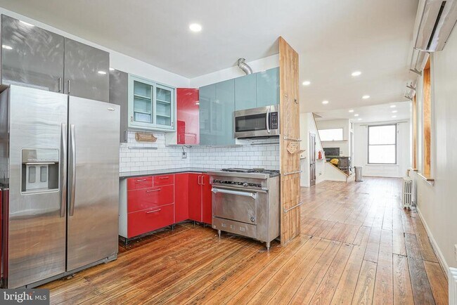 Building Photo - 1525 N 27th St