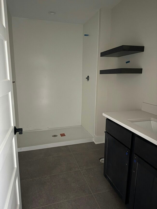 Building Photo - 106 E Erie St