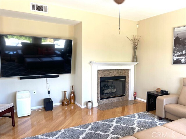 Building Photo - 8835 Fallbrook Way