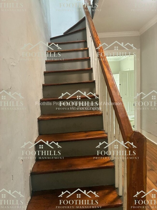 Building Photo - 319 B St