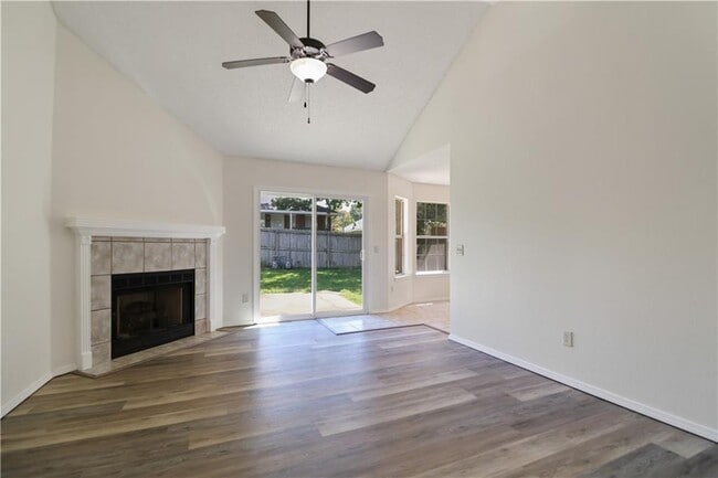 Building Photo - 1156 Oleander Ln