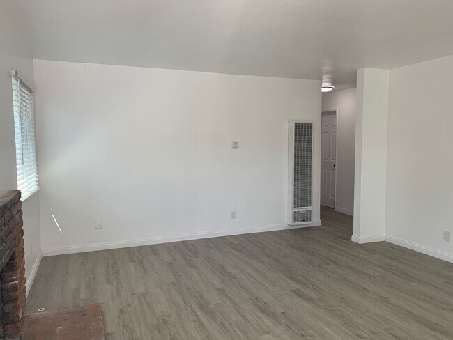 Building Photo - 4334 W 145th St