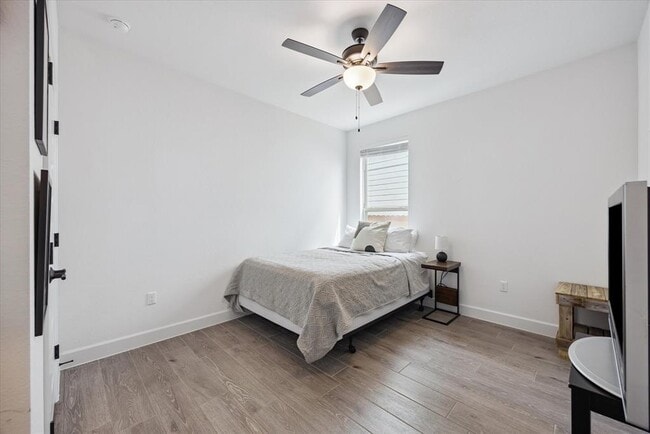 Building Photo - 8112 Skytex St