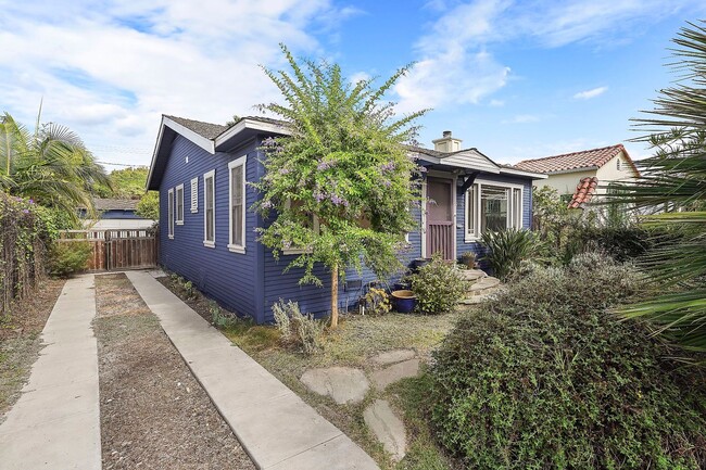 Building Photo - Enchanting Bungalow w/English Flower Garden in Venice- 2 Bedrooms 1 Bath