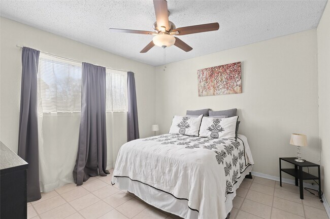 Building Photo - 4123 Yupon Ridge Dr