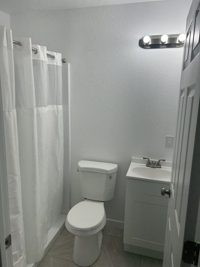 Building Photo - 25888 Juniper St