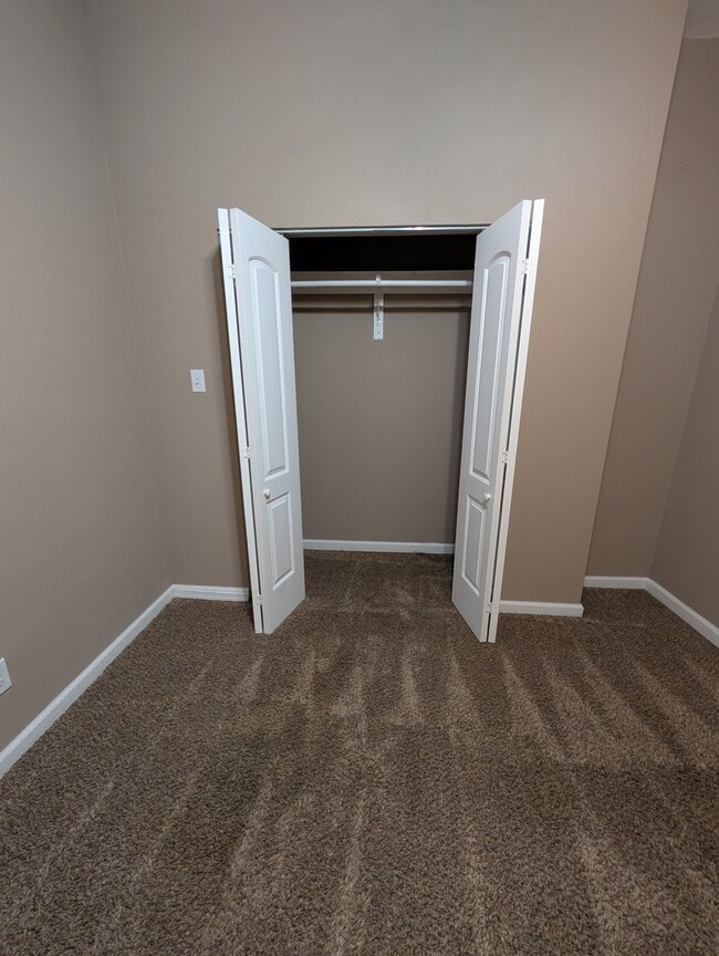 Building Photo - 516 NE Twiss Ave