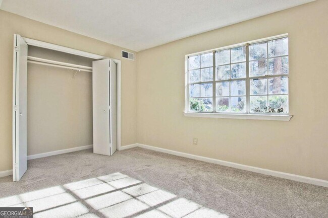 Building Photo - 3657 River Ridge Ct