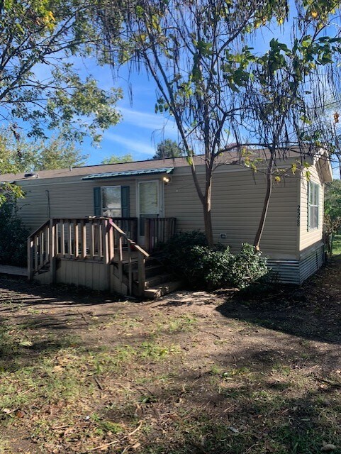 Building Photo - 2528 Baywood Dr