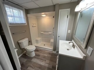 Building Photo - 64 Wilwood Ave