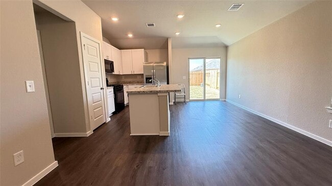 Building Photo - 21703 Meadow Ct