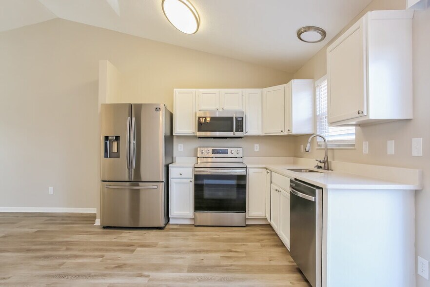 Building Photo - 4990 Brice Creek Dr
