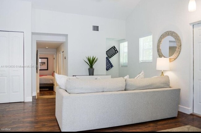 Building Photo - 7611 Abbott Ave