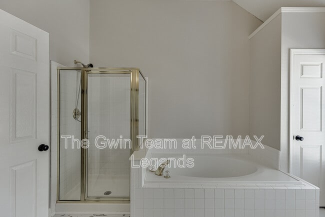 Building Photo - 1795 Lake Heights Cir